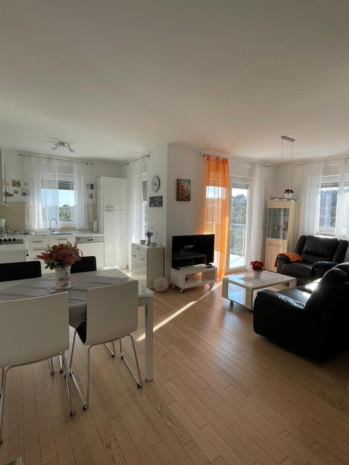 Apartment Nena *